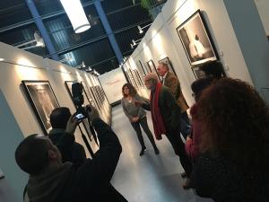 O Pazo da Cultura acolleu esta tarde a inauguración da exposición “Airiños Aires, Rosalía”, de Xurxo Lobato